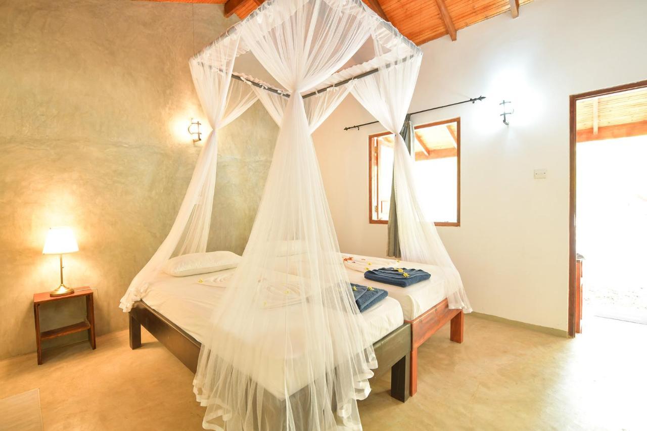 De Silva Palm Resort Kalpitiya Exteriör bild